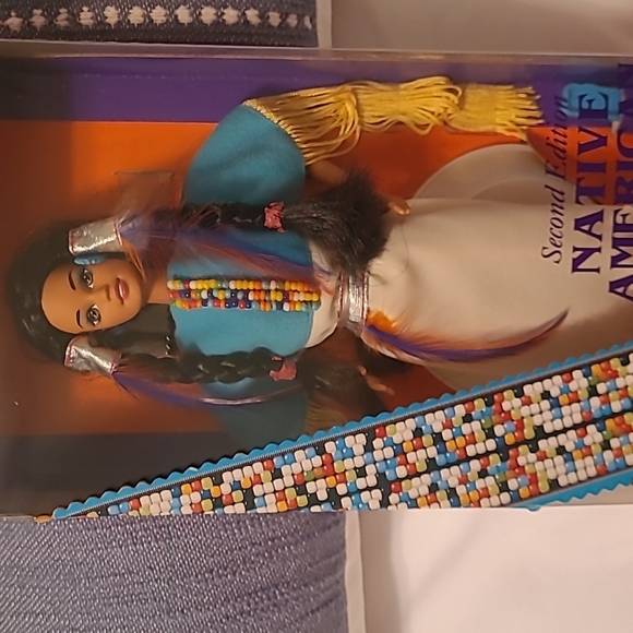Second Edition Native American Barbie 1993, NIB, Vintage - Picture 4 of 6
